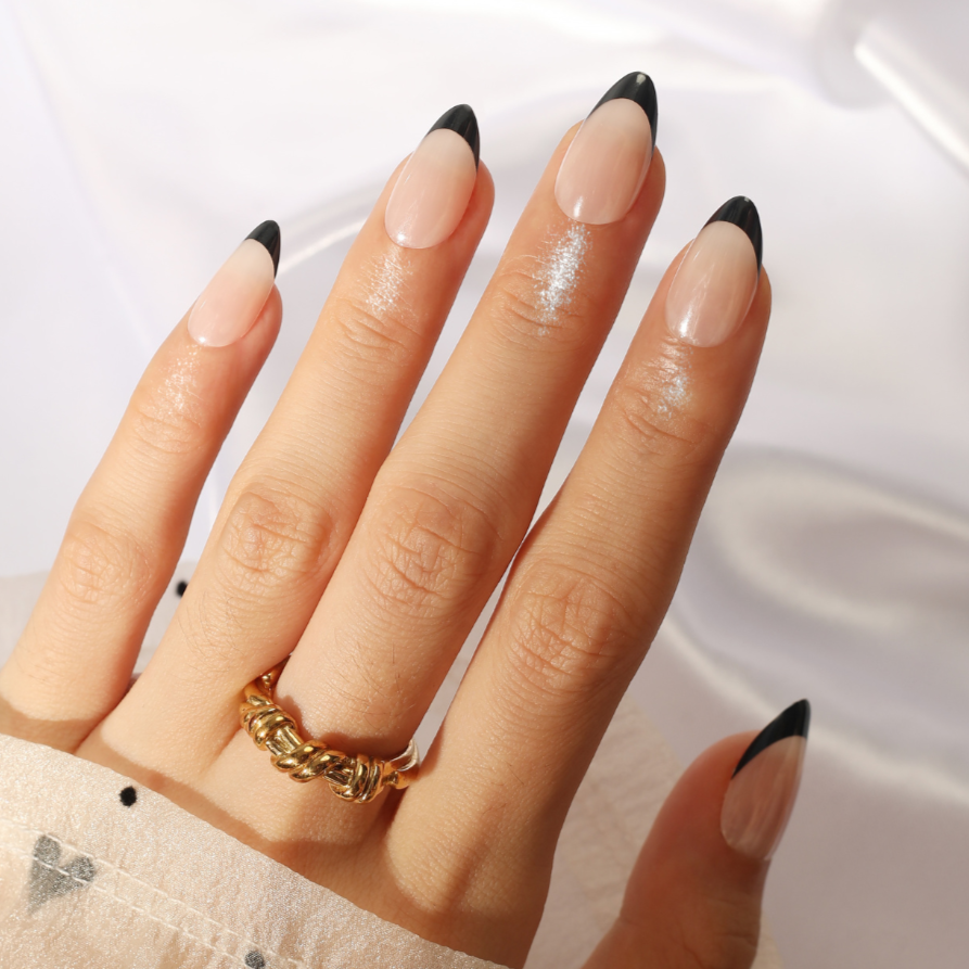 Black French Glaze,Ellie Vincy Press on Nails,Short Almond,French tip, Chrome, Black, White press on nails,30 pcs, false nails,reusable,glue on nails