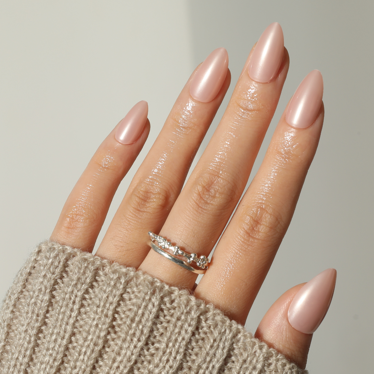 Pink Radiance,Ellie Vincy Press on Nails,Short Almond,Glitter, Solid color, White press on nails,30 pcs, False nails,Reusable,Glue on nails,Sticky on nails,Pop on nails