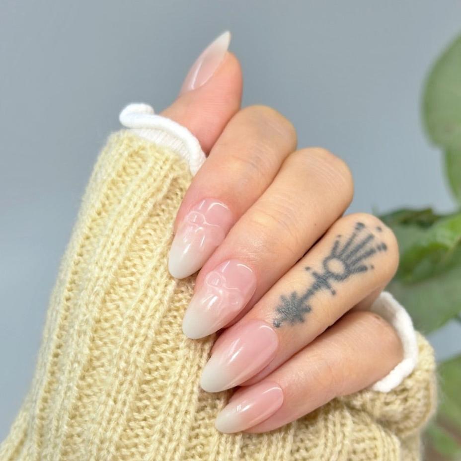 Bow Tie Nude Ombre,Ellie Vincy Press on Nails,Short Almond,Ombre, White press on nails,30 pcs, False nails,Reusable,Glue on nails,Sticky on nails,Pop on nails