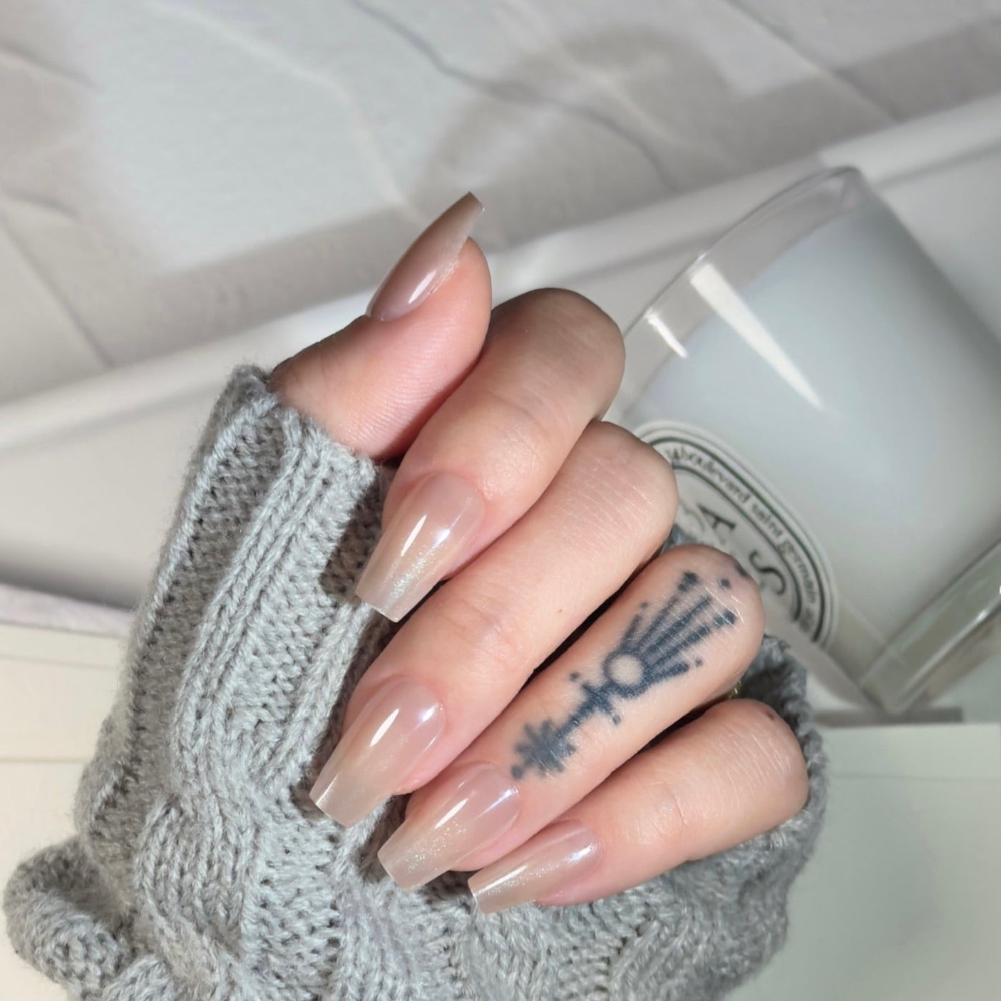 Nude Shine,Ellie Vincy,MediumCoffin,Ombre, Solid color,HandmadeWhite, Nude press on nails,28 pcs, false nails,reusable,glue on nails