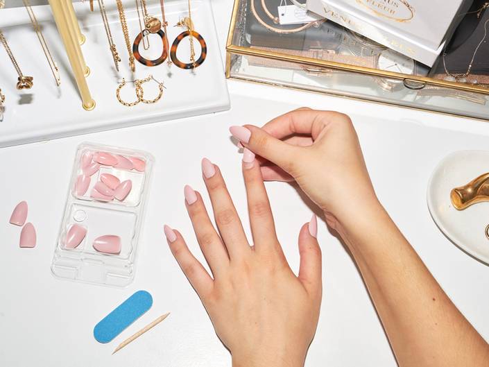 Tips for removing the pressons without damage the natural nails